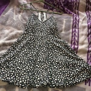 SOLD!!!  NWT Summer Dress w/ Daisy Florals.